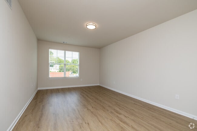 1BR, 1BA w/Den - 870SF - 947SF