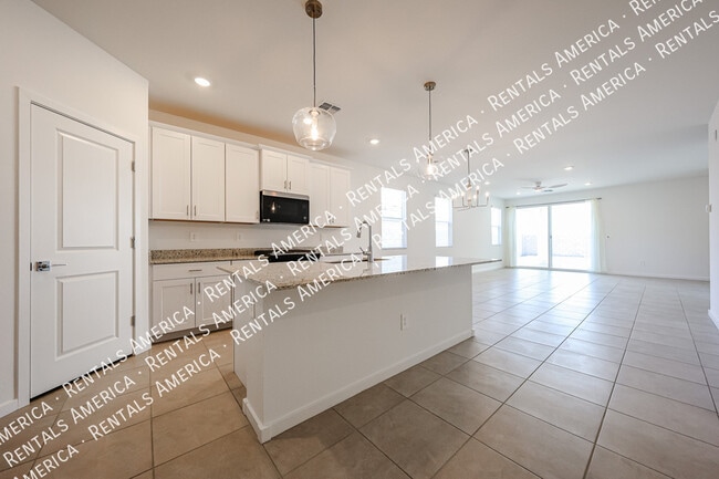 Photo - 3380 N Camden Dr