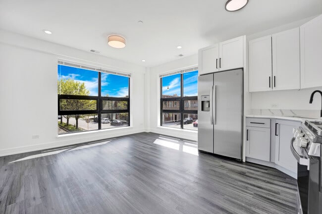 Photo - 4350 W Lawrence Ave Unit 408