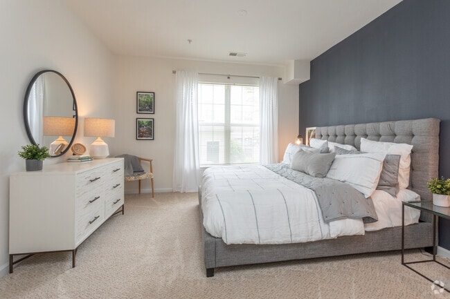 2BR, 2BA - 1,276 SF