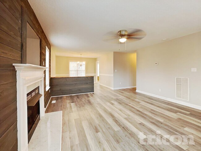 Photo - 196 Clarence Ln