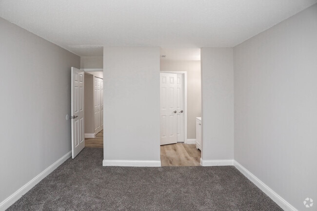 3BR, 2BA - 1275 SF