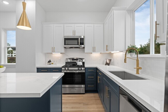 Photo - 717 Janisch Rd