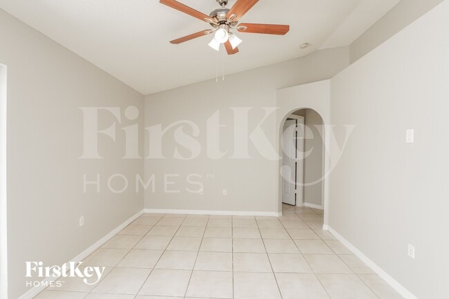 Photo - 729 Pincon Ln