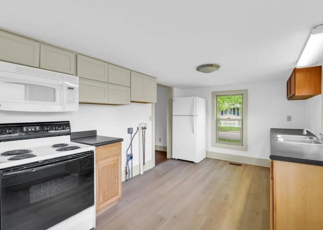 Photo - 413 E Lincoln St