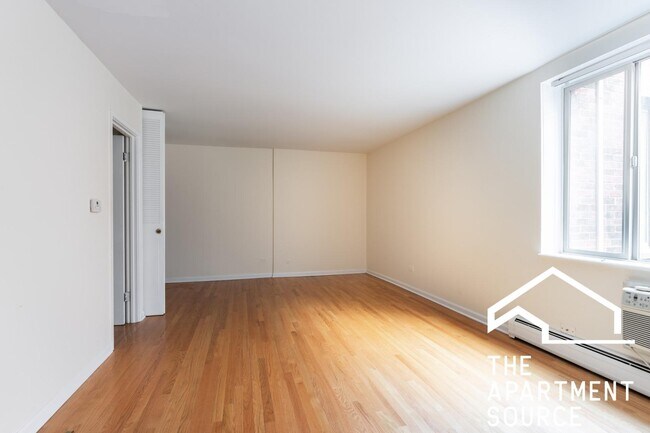 Photo - 5820 N Sheridan Rd Unit 305