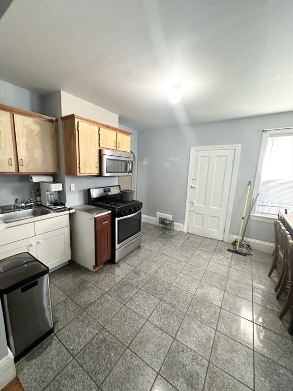 Photo - 24 Roselin Ave Unit 1