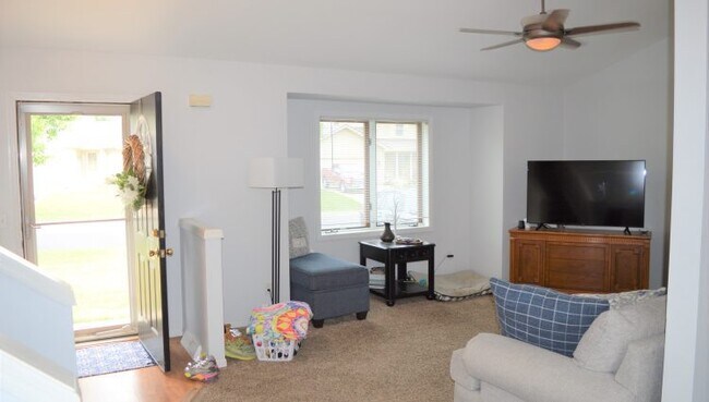 Photo - 605 Ruxton Ridge Dr