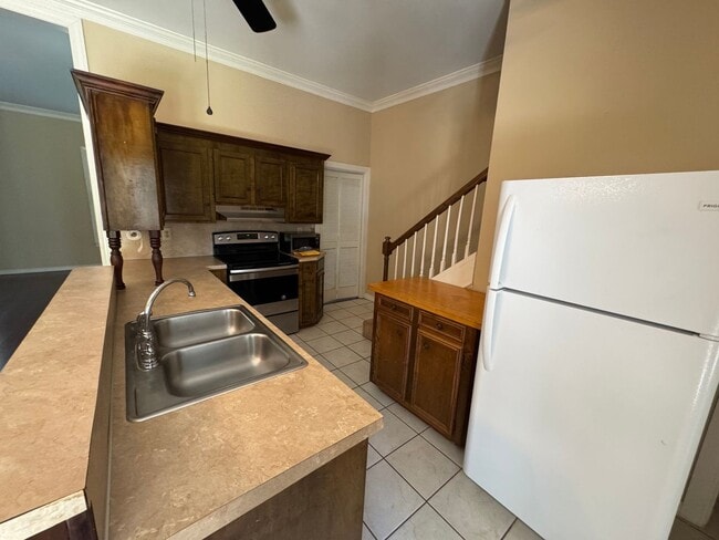 Photo - 3815 Creswell Ave