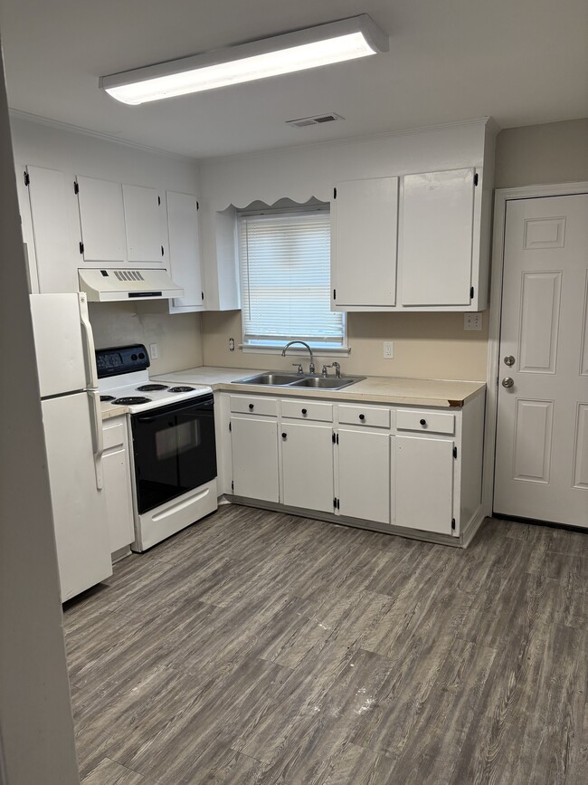 Photo - 202 Galilean Rd