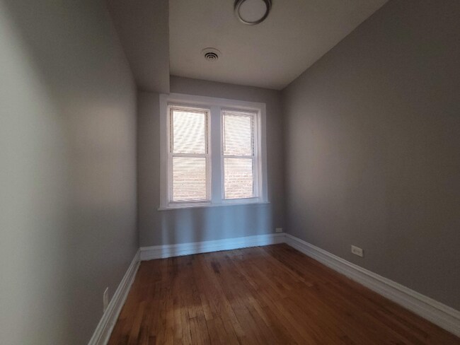 Photo - 3725 W Grand Ave Unit 2S