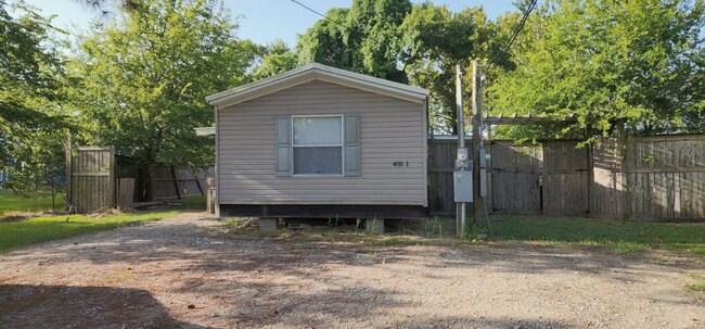 Photo - 405 Battlebell Rd