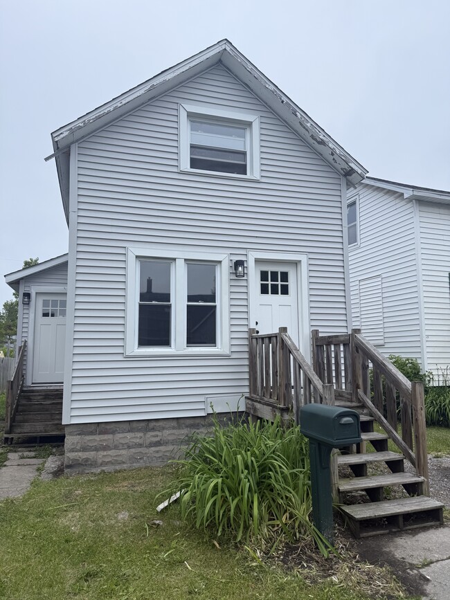 Building Photo - 510 W Miller St