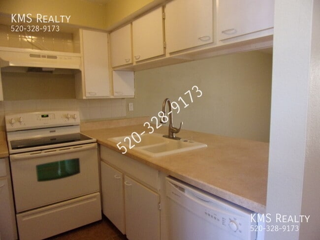 Photo - 702 S Pantano Rd