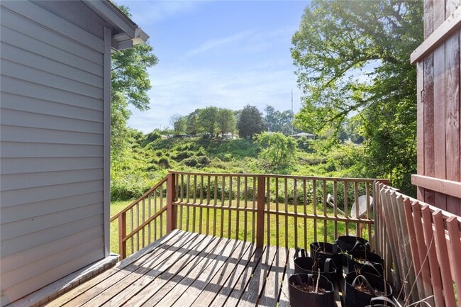 Photo - 515 N Walnut St Townhome