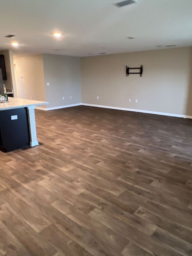 Photo - Spacious Modern Home in a Quiet Community!