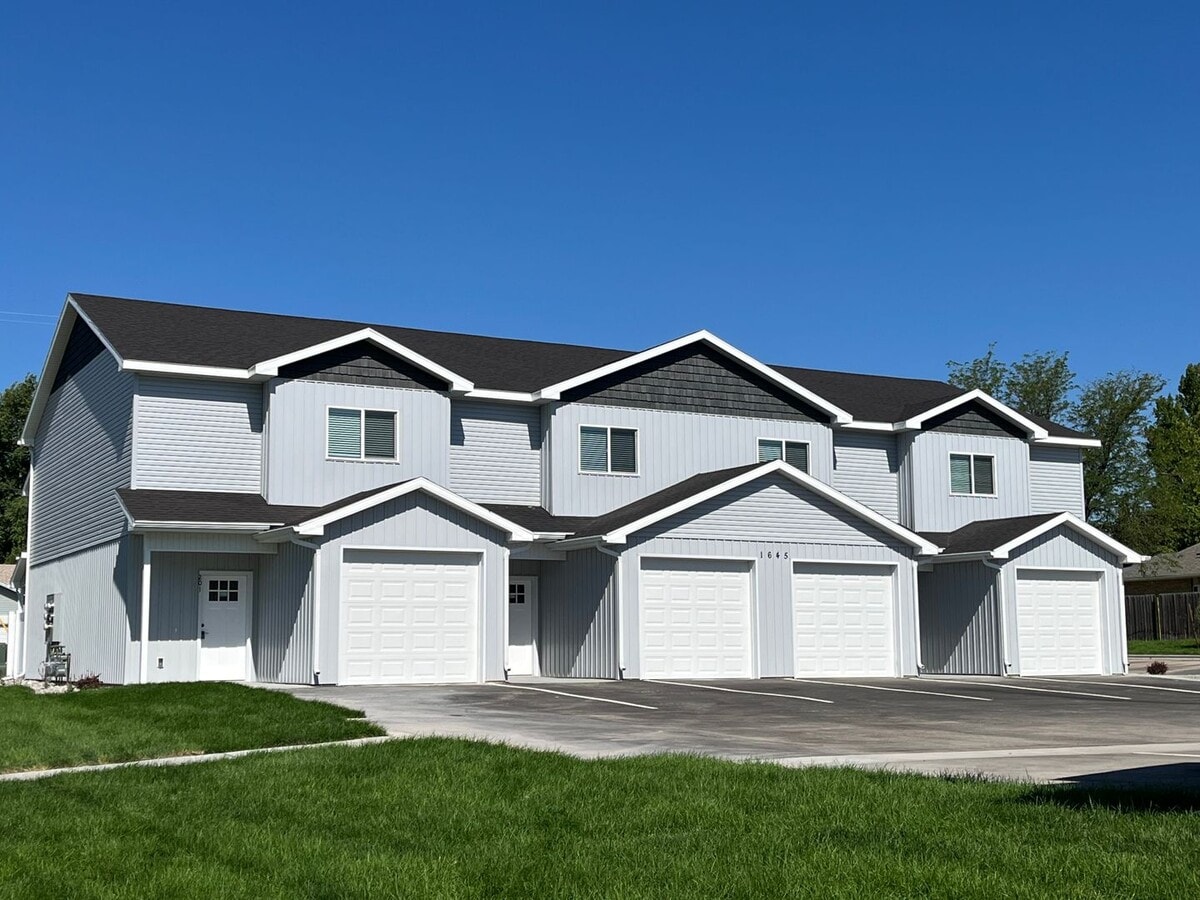 Rent Special, Half Off the First Month of ... - Rent Special, Half Off the First Month of ... Townhome