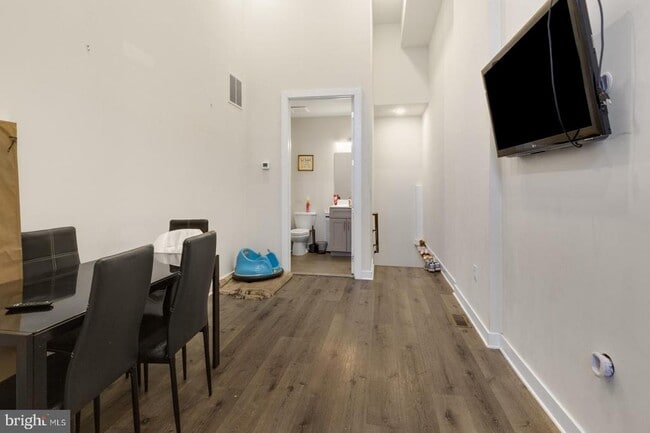 Photo - 19 S 44th St Unit 1