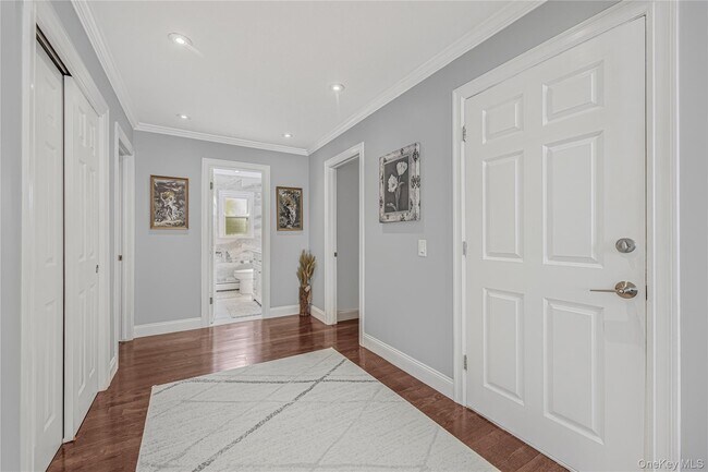 Photo - 2 Bryn Mawr Pl Unidad 1st floor