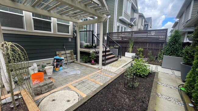 Photo - 7324 191B St