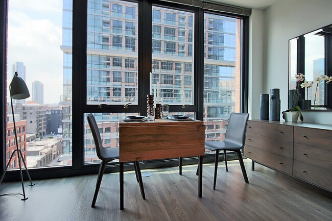 Photo - 209 W Ontario St Unidad 1207