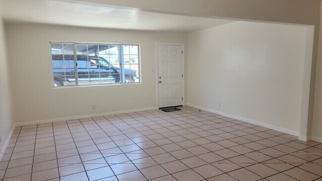 5024 Santa Ana St