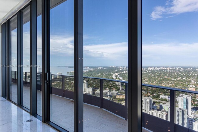 Photo - 1000 Brickell Plaza Condo Unit UPH6204