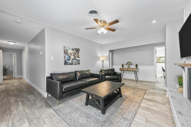 Photo - 6209 Calmont Ave