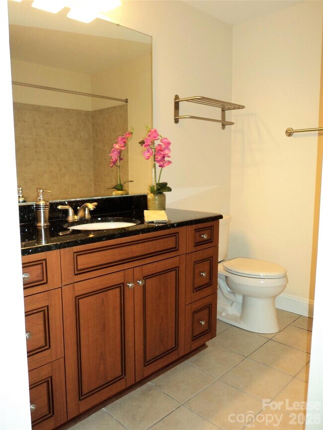 Photo - 300 W 5th St Unit 639