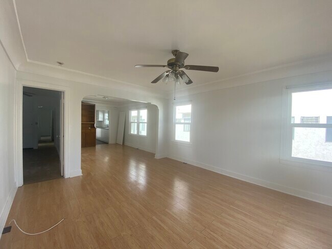 Living and Dinning Rooms - 3721 Delmas Ter Apartments