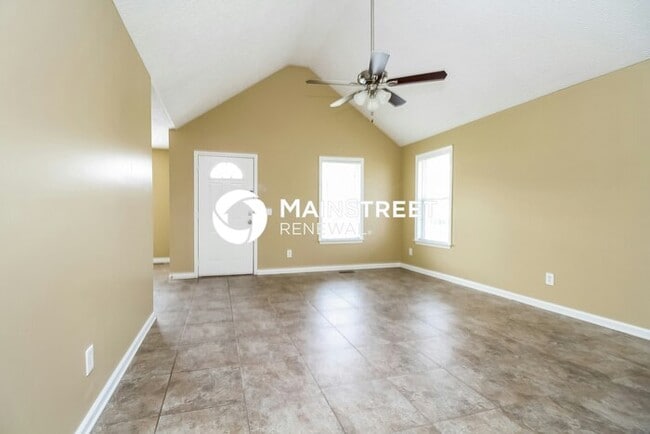 Photo - 3 Bedroom Pet-Friendly Home in La Vergne, TN with Main Street Renewal
