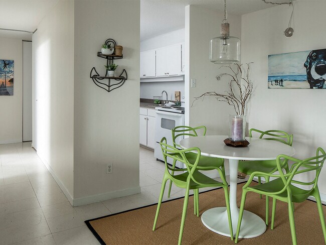 Photo - Le 700 St Joseph