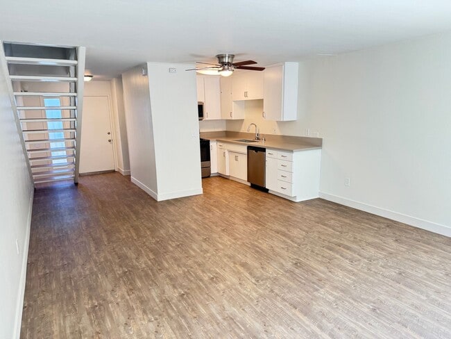 Photo - Batavia Gardens