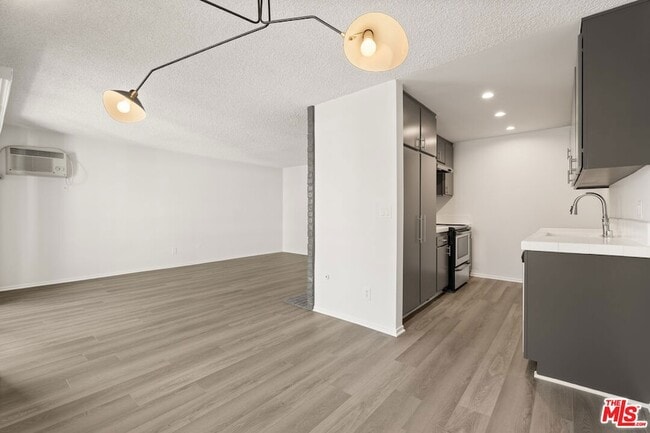 Photo - 1457 Butler Ave Unit 2