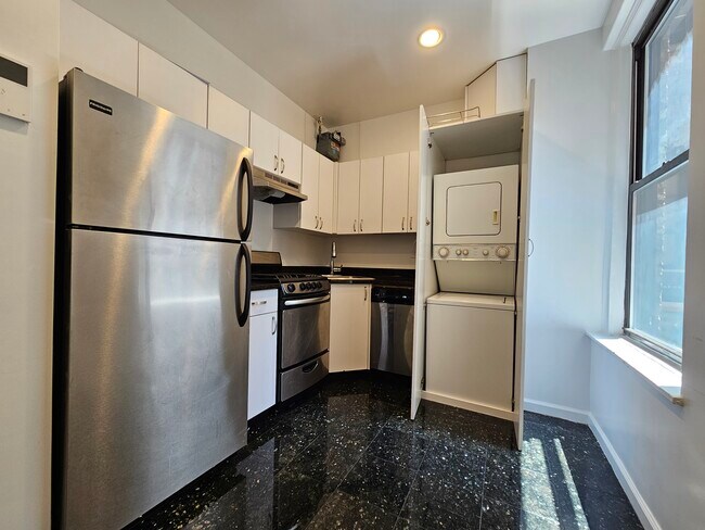 Photo - 206 W 104th St Unit Ev35