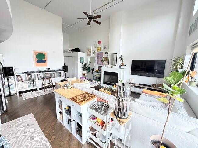 Photo - 2012 W St Paul Ave