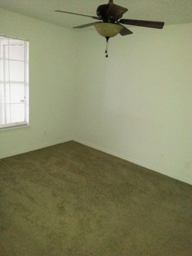 Photo - 6028 Westgate Dr Unit 202