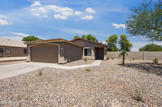 1616 E Desert Ln