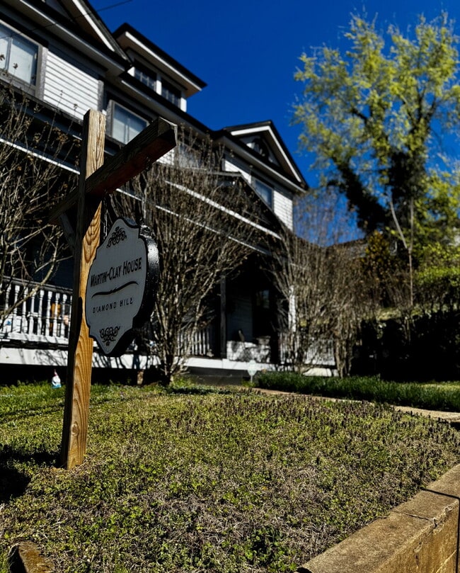 Photo - Fully Furnished 3 bed / 1.5 bath Historic Lynchburg Home near downtown.