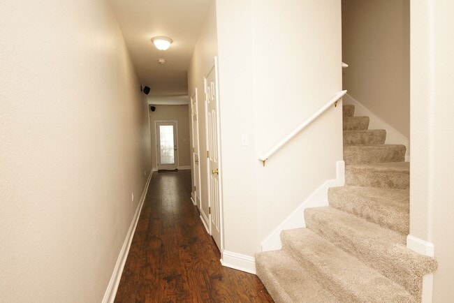 Photo - Central Niceville Location