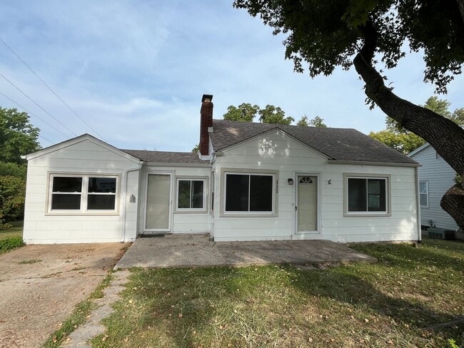 Building Photo - Newly Renovated Single-Family Home in Wash...