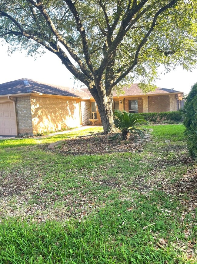 Building Photo - 3034 Mosby Dr