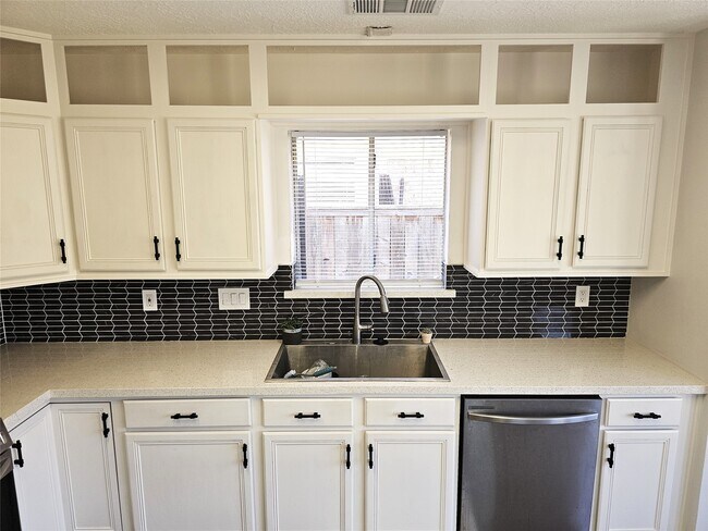 Photo - 19734 Glenfinch Ln