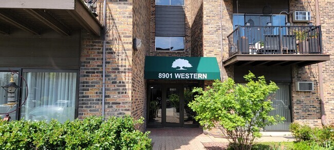Building Photo - 8901 N Western Ave Rental