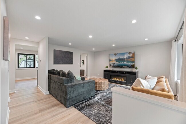 Photo - 908 Long Meadow Dr Unidad ID1032508P