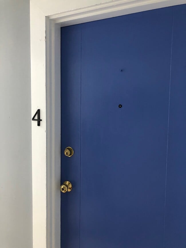 Building Photo - 165 W Emerson St Unit Apartment #4