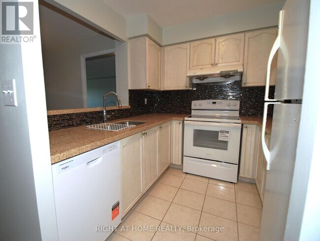 Photo - 39 Pemberton Ave Unit 1009