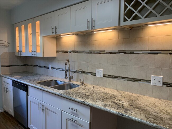 Photo - 13140 Trail Hollow Dr Unit 3140