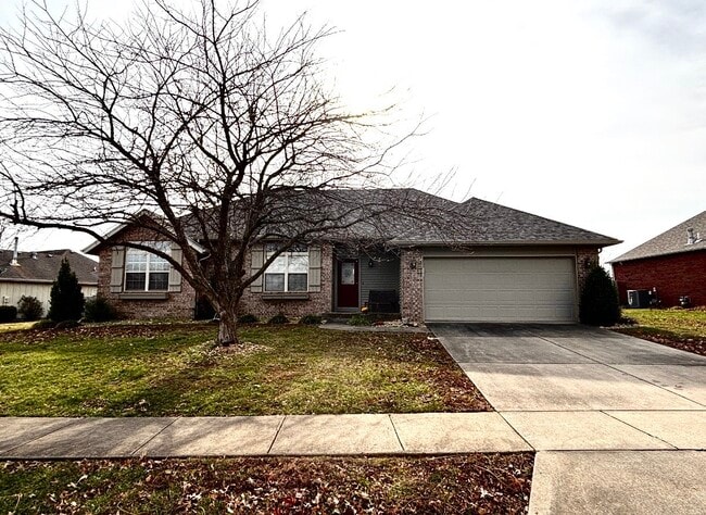 Photo - 812 E Spring Dr