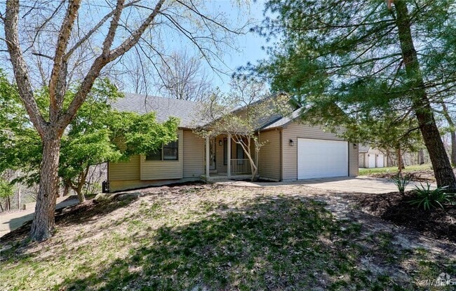 Building Photo - 157 S Kings Rd Rental
